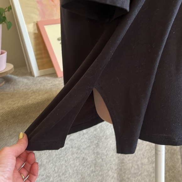 Soft Athleta V Neck Tee, Sz Sm but oversized - Picture 3 of 3